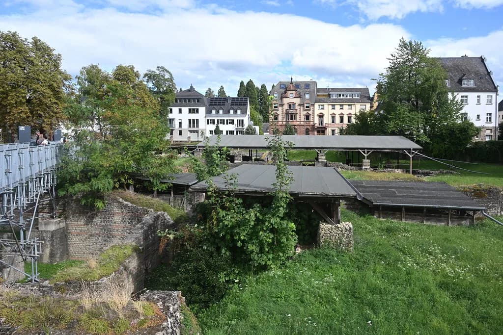 Barbara Baths Trier: What You Actually See From the Walkway