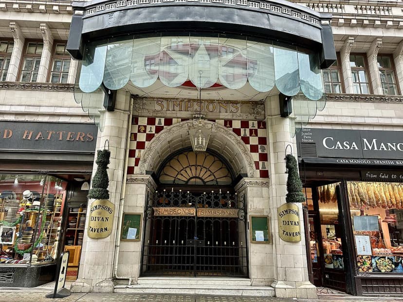 12 Best Restaurants in London: From Michelin Icons to Neighborhood Favorites