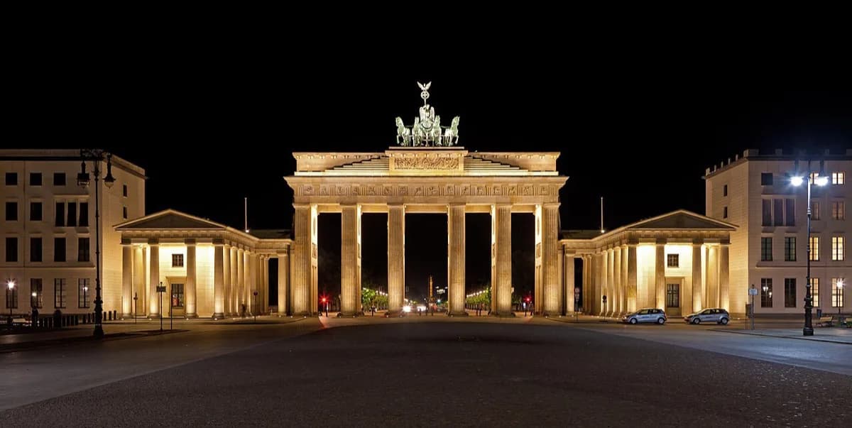 Brandenburg Gate Tickets, Prices & Opening Hours 2026: Visitor Guide
