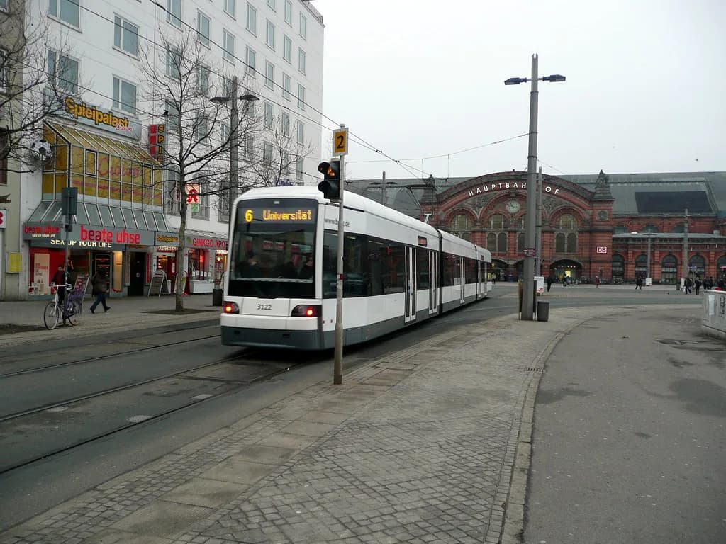Bremen Transport Guide: Trams, Buses, Airport and Walking