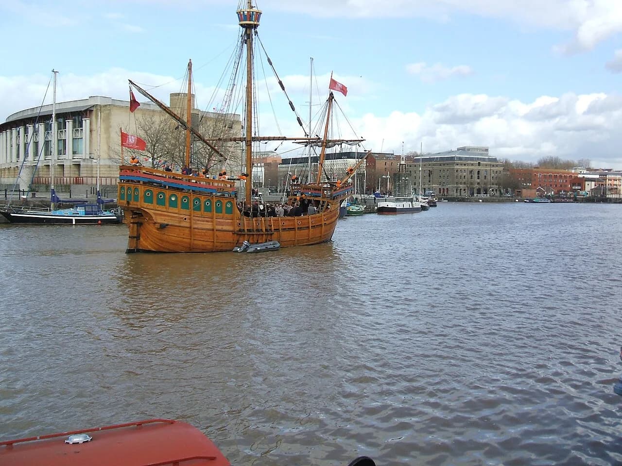 Bristol Harbour Walk Guide: Route Map, Stops & Local Tips