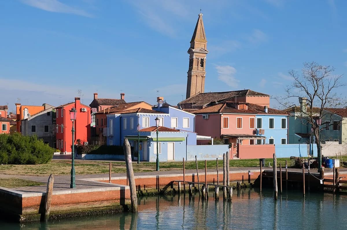 Burano Tickets, Prices & Opening Hours 2026: Visitor Guide