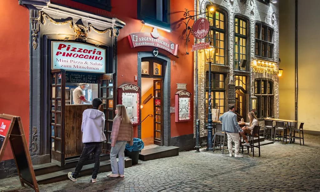 Cologne Old Town Walk: Self-Guided Altstadt Route