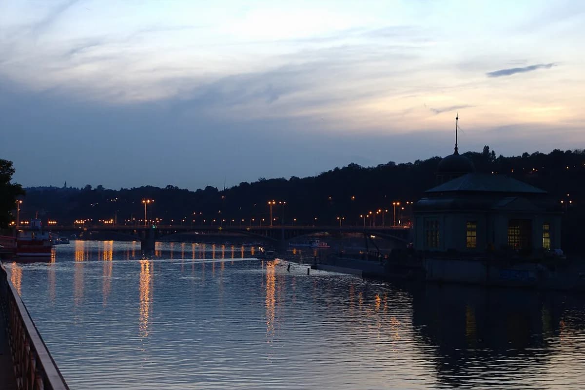 Where to Watch Sunset in Prague (2026 Guide)