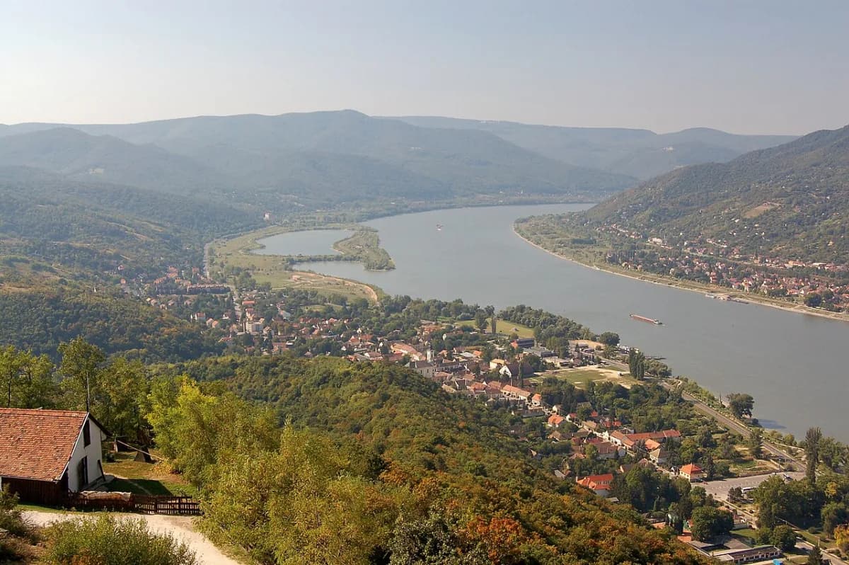 Best Day Trips From Budapest: 2026 Guide