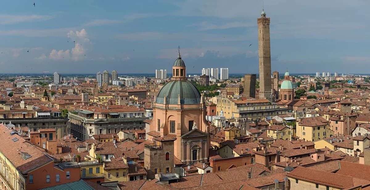 One Day in Bologna Itinerary: A 2026 Travel Guide