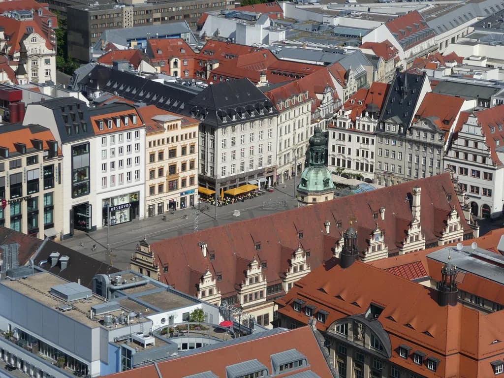 Leipzig Old Town Walk: Market, Arcades and Churches