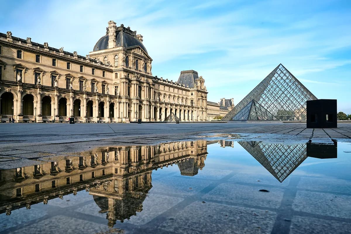 Louvre Museum Visitor Guide 2026: Worth It, Tickets & How Long