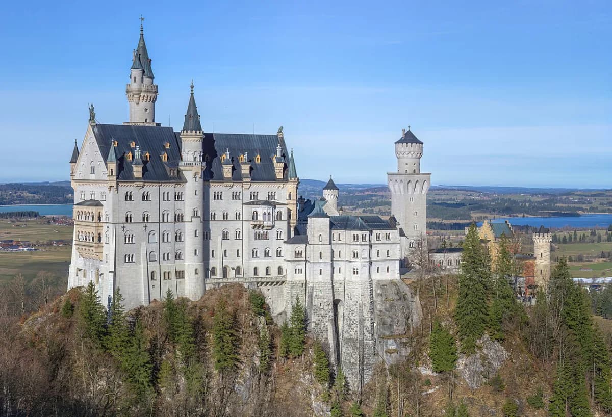 Neuschwanstein Castle Visitor Guide 2026: Worth It, Tickets & How Long