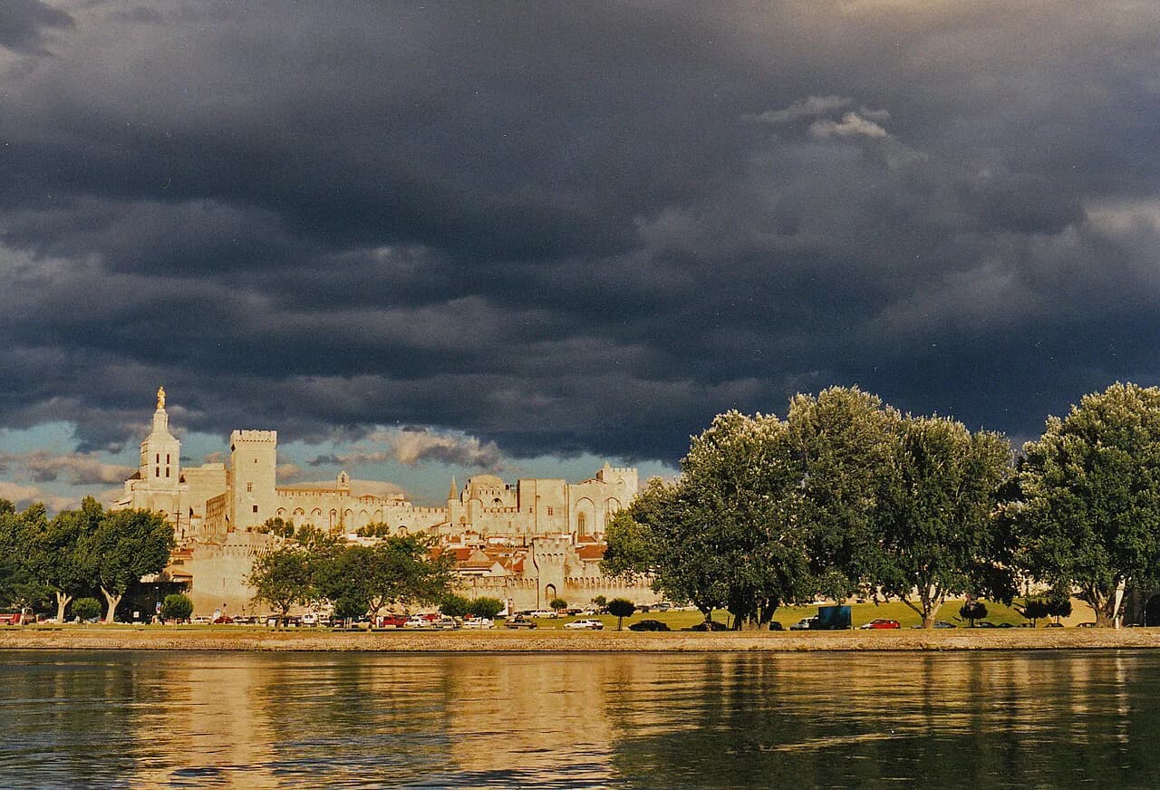 One Day in Avignon Itinerary: A Perfect 24-Hour Guide