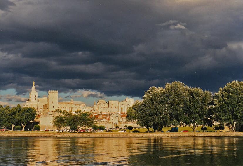 One Day in Avignon Itinerary: A Perfect 24-Hour Guide
