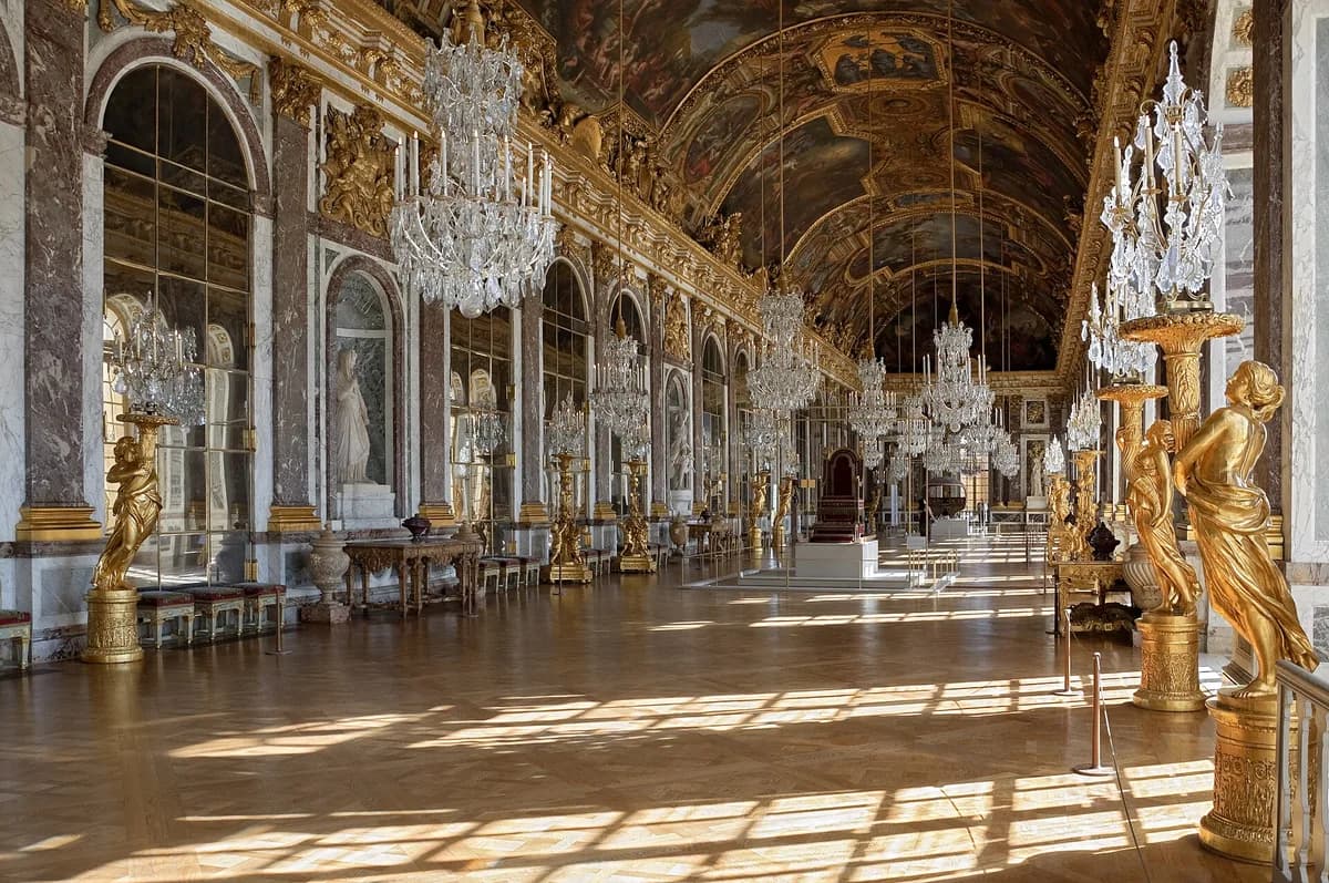 Palace of Versailles Visitor Guide 2026: Worth It, Tickets & How Long