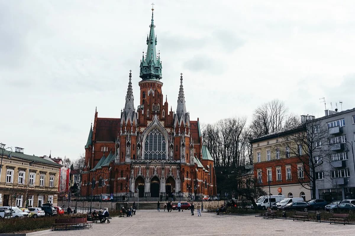 Poland Travel Guide: Cities, Itineraries & Top Attractions (2026)
