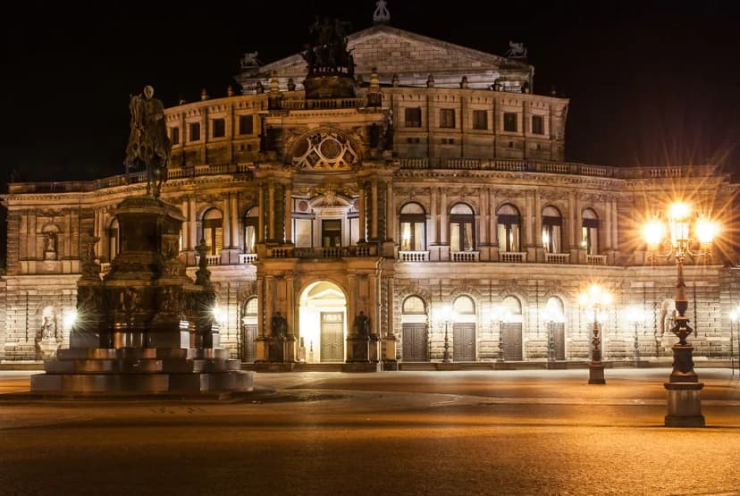 Semperoper Dresden Visitor Guide: Tours, Tickets and Etiquette