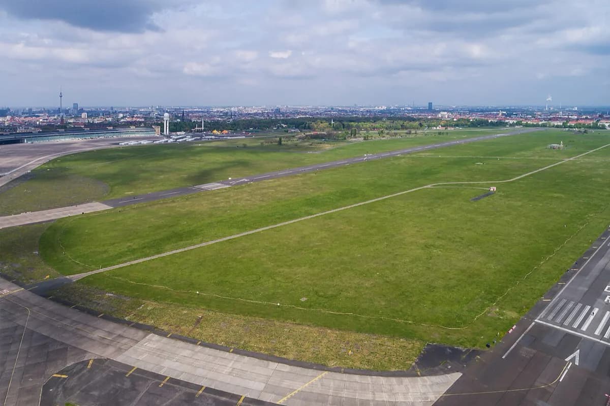 Tempelhofer Feld Tickets, Prices & Opening Hours 2026: Visitor Guide