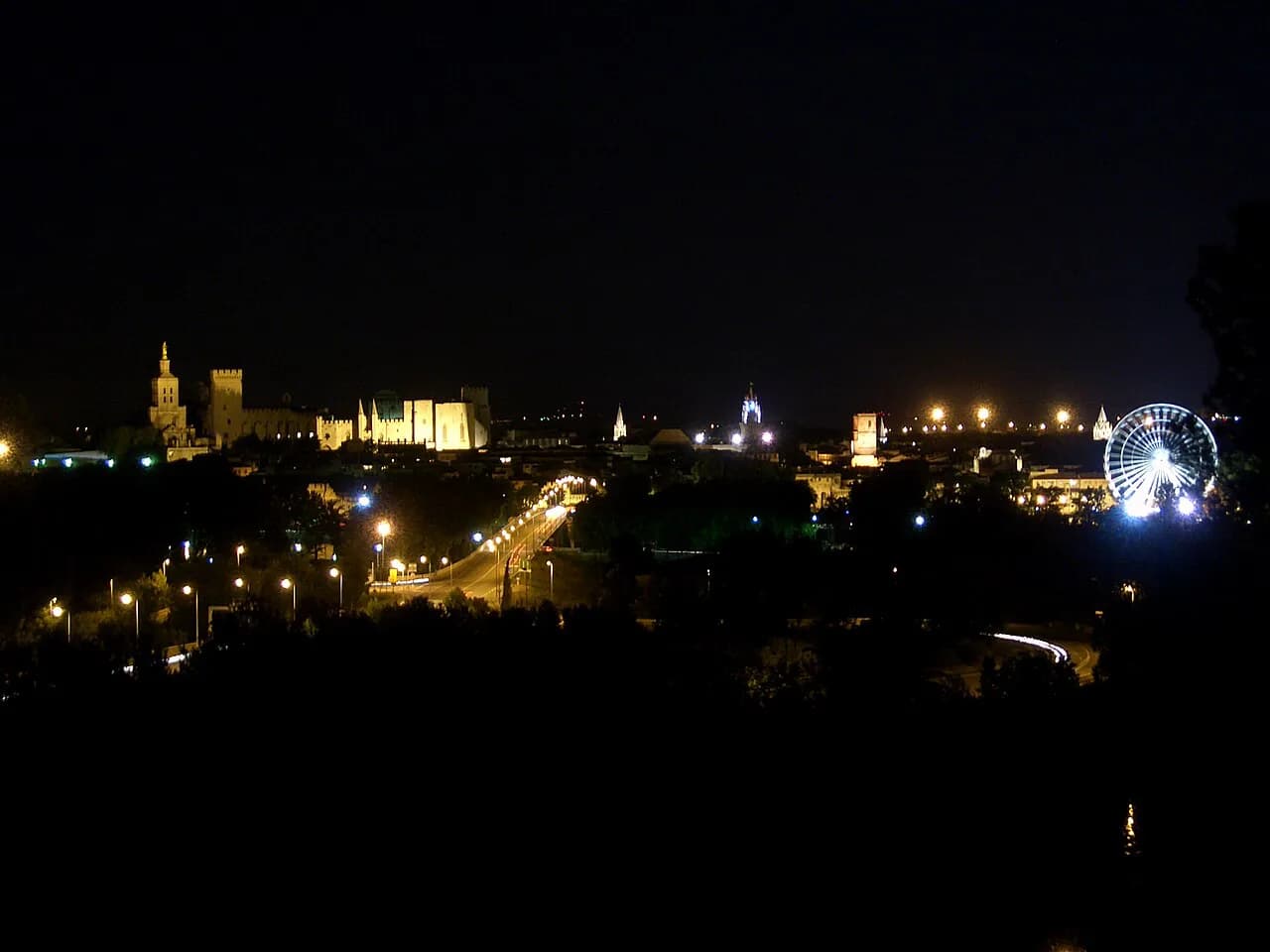 8 Best Things to Do in Avignon at Night (2026 Guide)