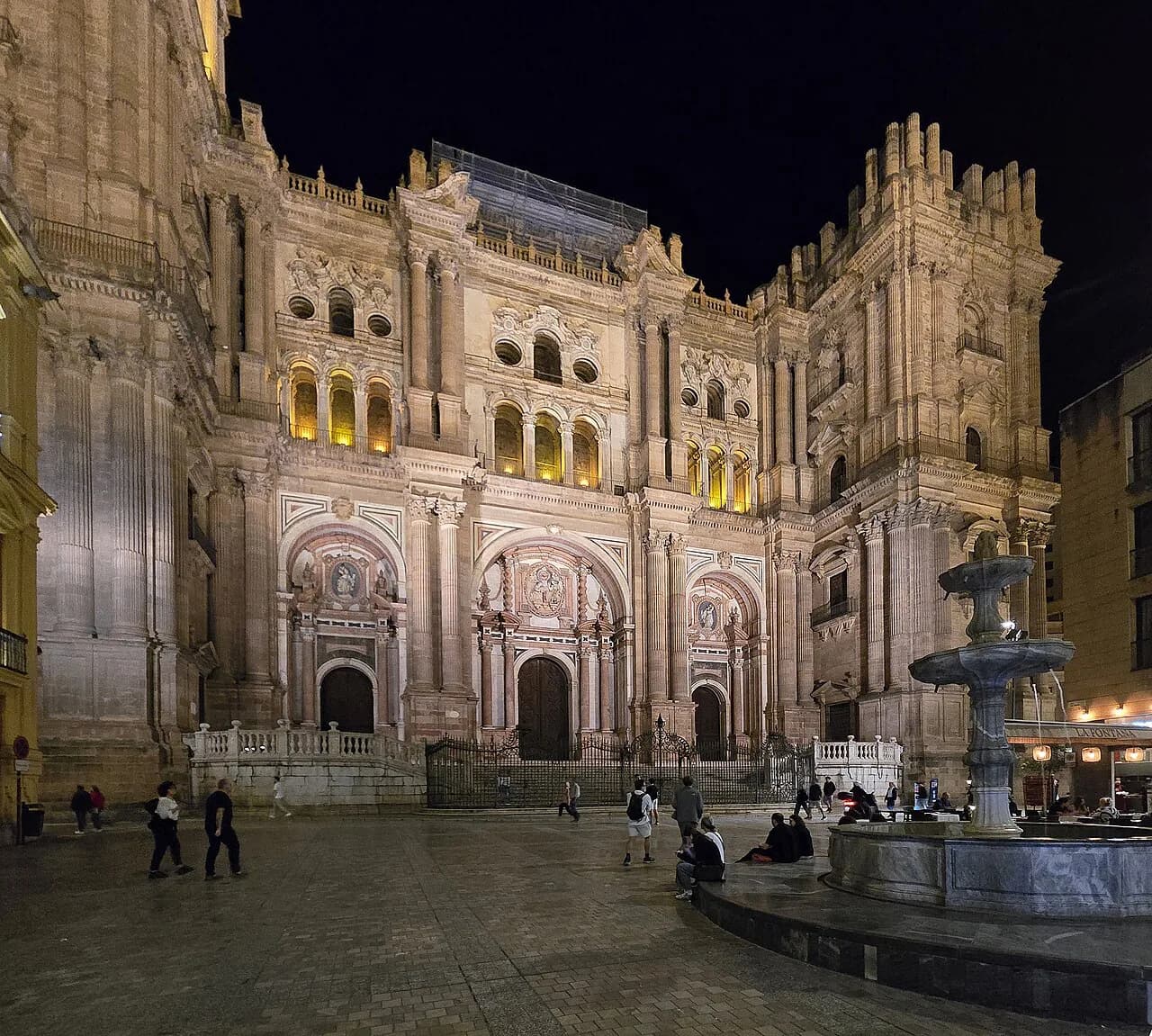 10 Best Things to Do in Malaga at Night: Nightlife & Walks Guide