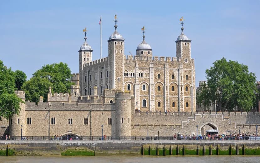Tower of London Visitor Guide 2026: Worth It, Tickets & How Long