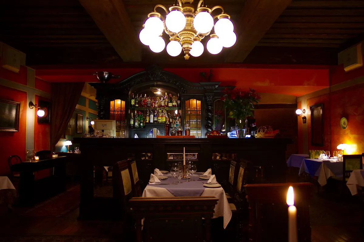 Prague Dining at a Glance: Price Tier, Vibe, and Booking Urgency