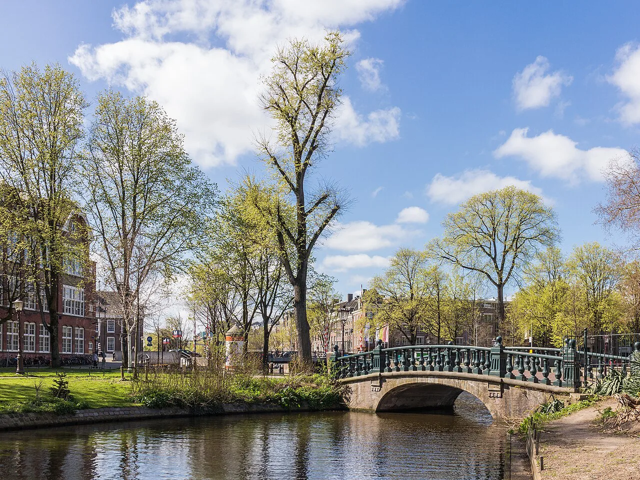 Best Time to Visit Amsterdam: Seasonal Guide & Local Tips