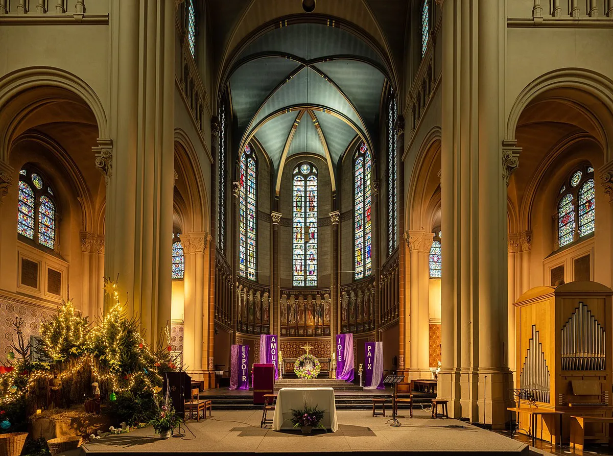 Iglesia de Saint-Gilles  Bruselas  Bélgica  2021-12-15  DD 97-99 HDR — 1