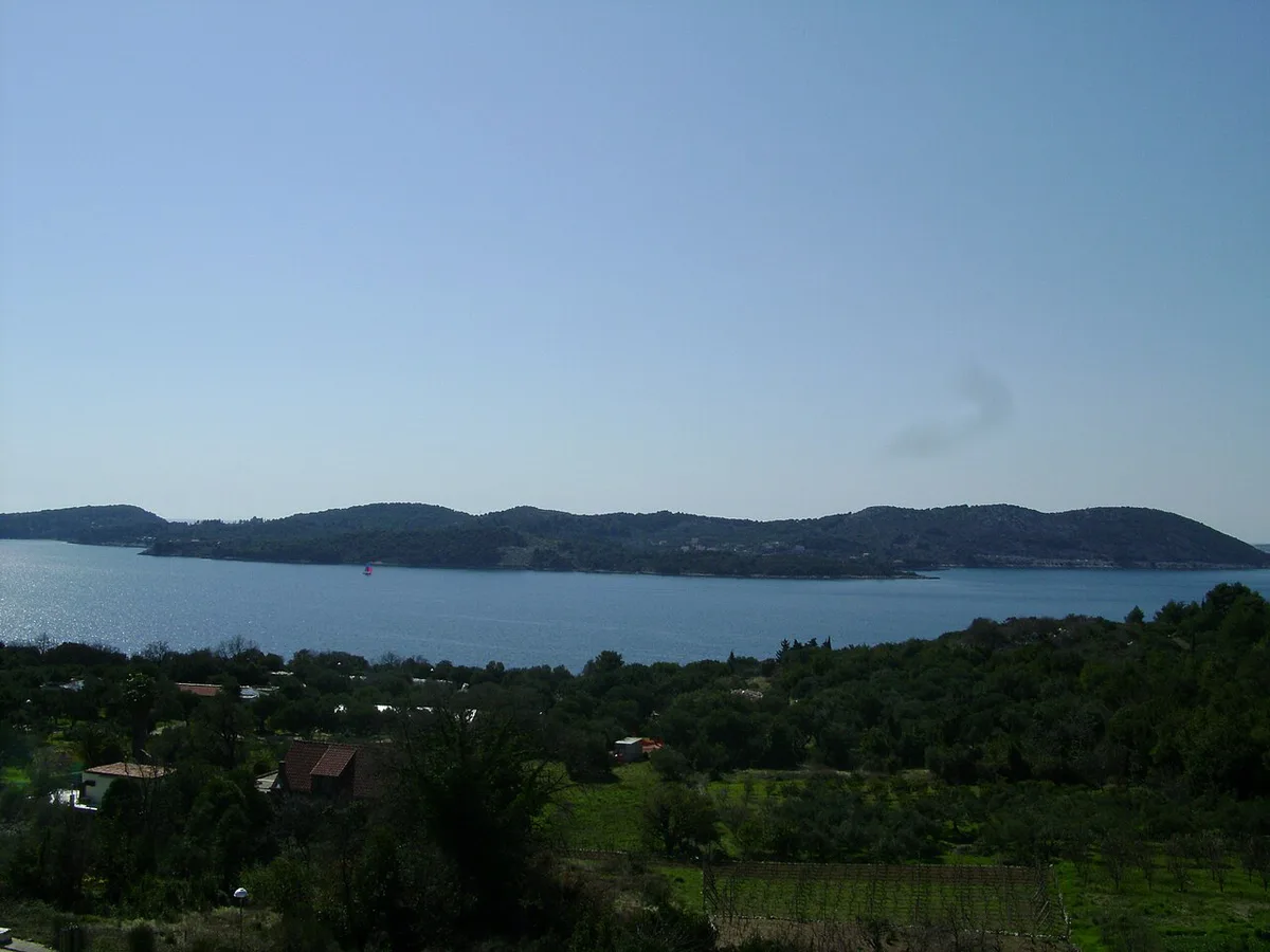 Sunj Beach on Lopud Island in the Elaphiti archipelago near Dubrovnik, Croatia — 1