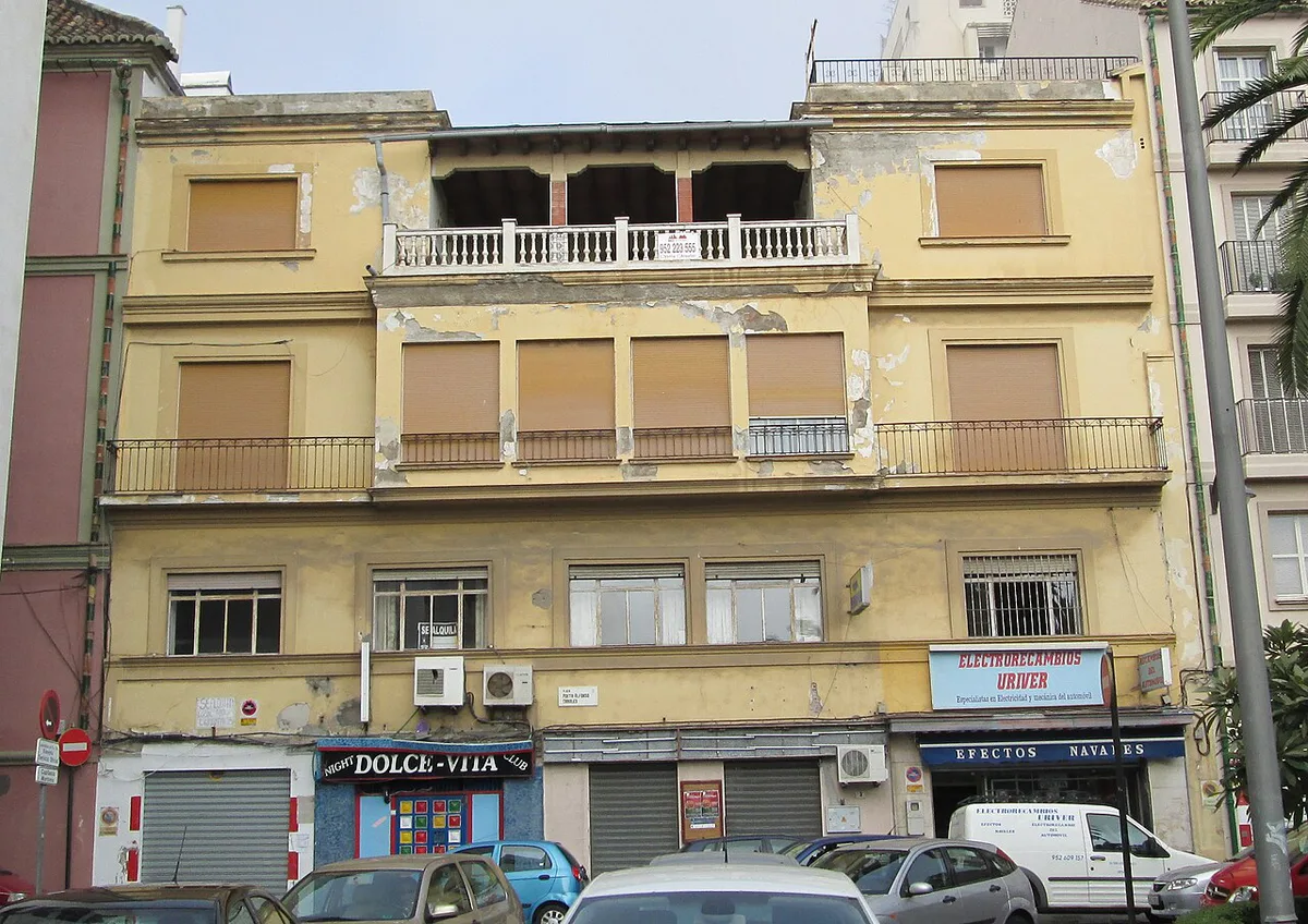 Plaza Poeta Alfonso Canales 3  Málaga — 2