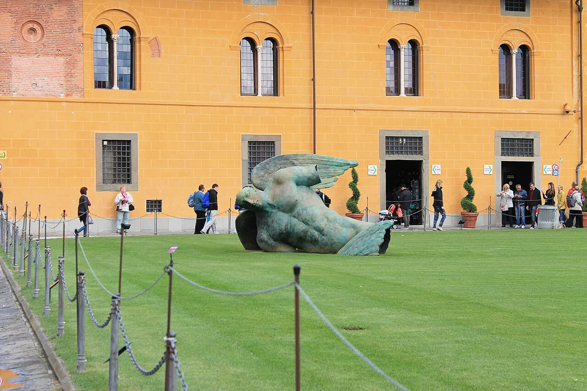 Free public landmarks and streets in Pisa, Italy — 2