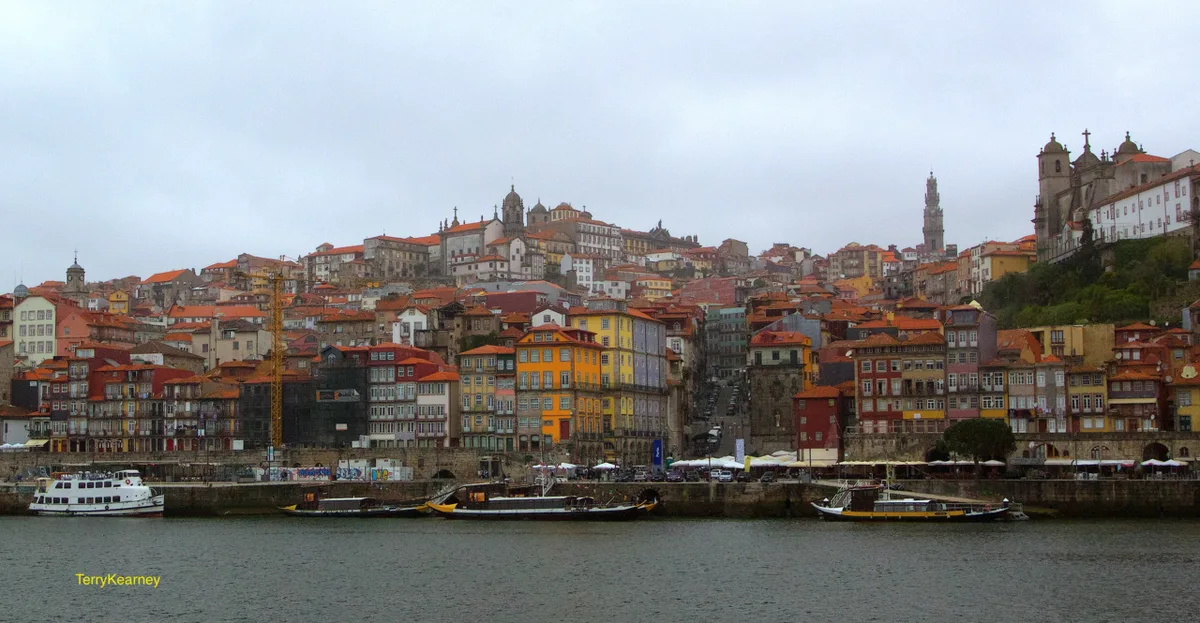 Free public landmarks and streets in Porto, Portugal — 2