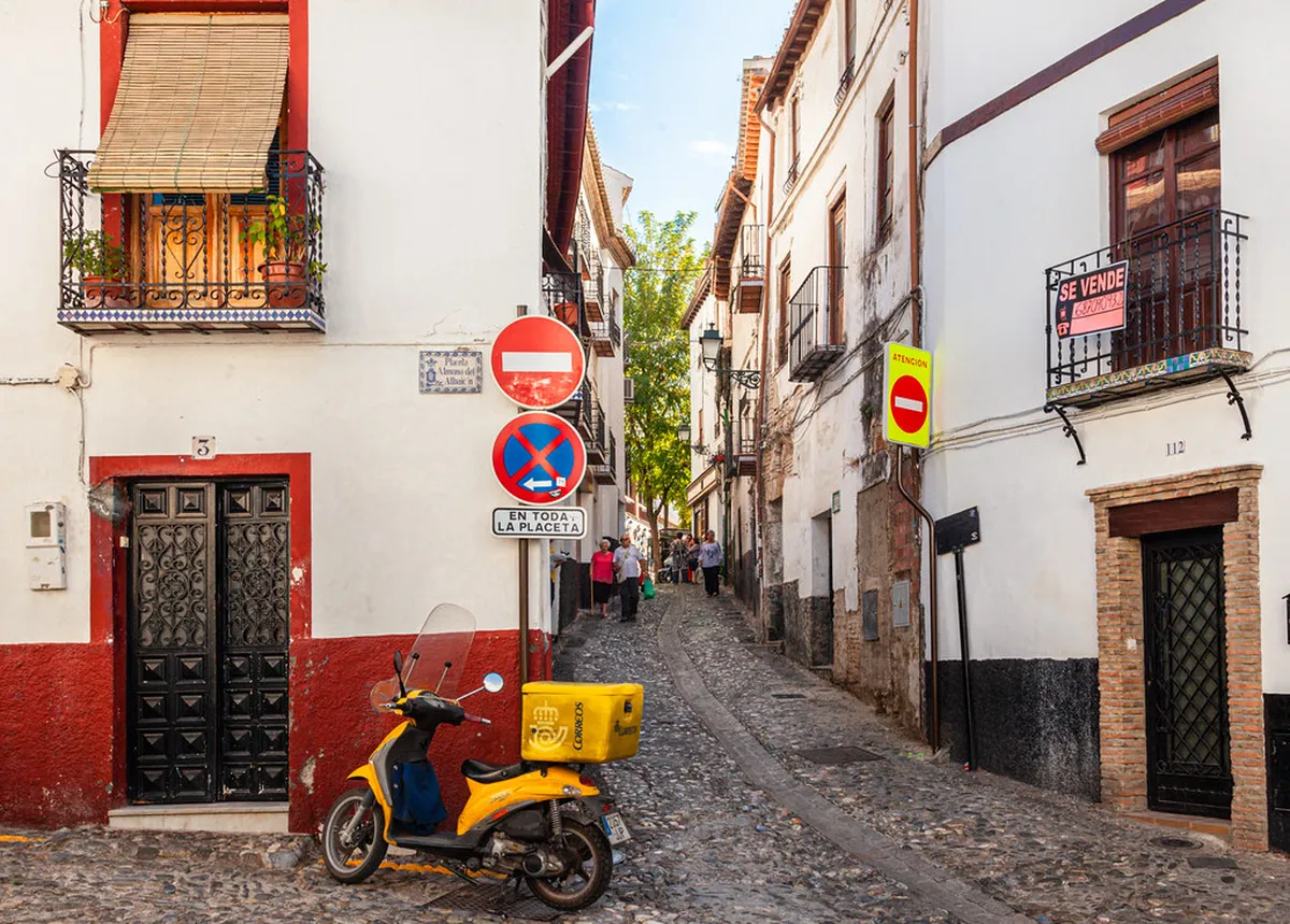 Costs and Practical Planning — a scene in Granada