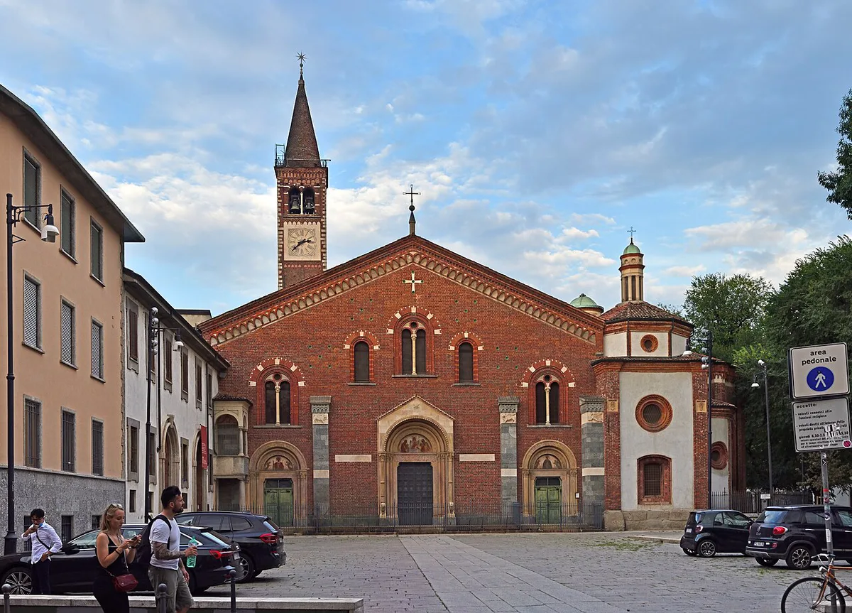 Frescoed interior of Chiesa di San Maurizio al Monastero Maggiore in Milan, Italy — 2