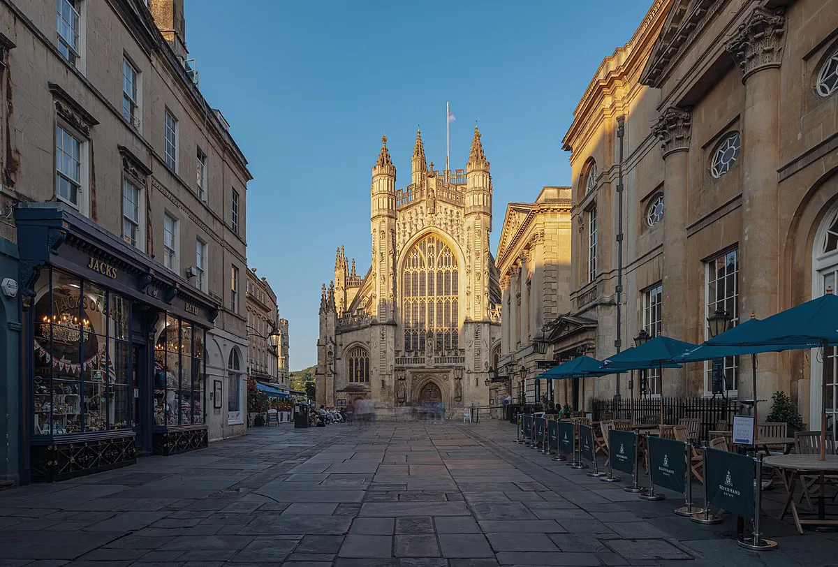 Historic Georgian streetscape in Bath, United Kingdom — 2