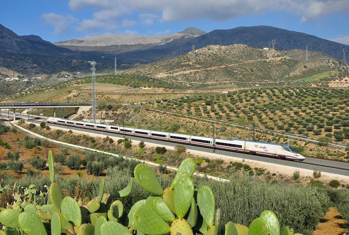 Getting Around and Timing Your Alternative Malaga Trip