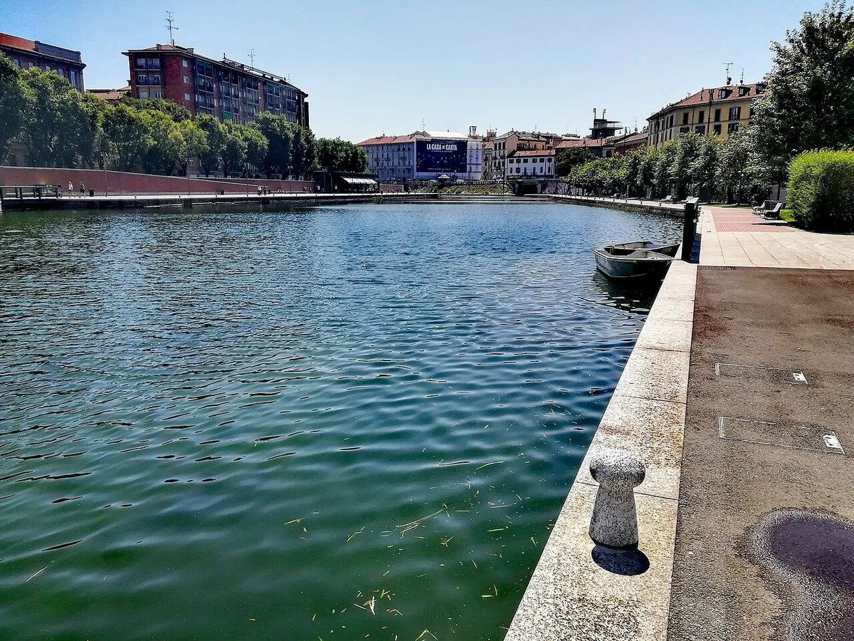 Vicolo dei Lavandai historic wash house in the Navigli district, Milan, Italy — 2
