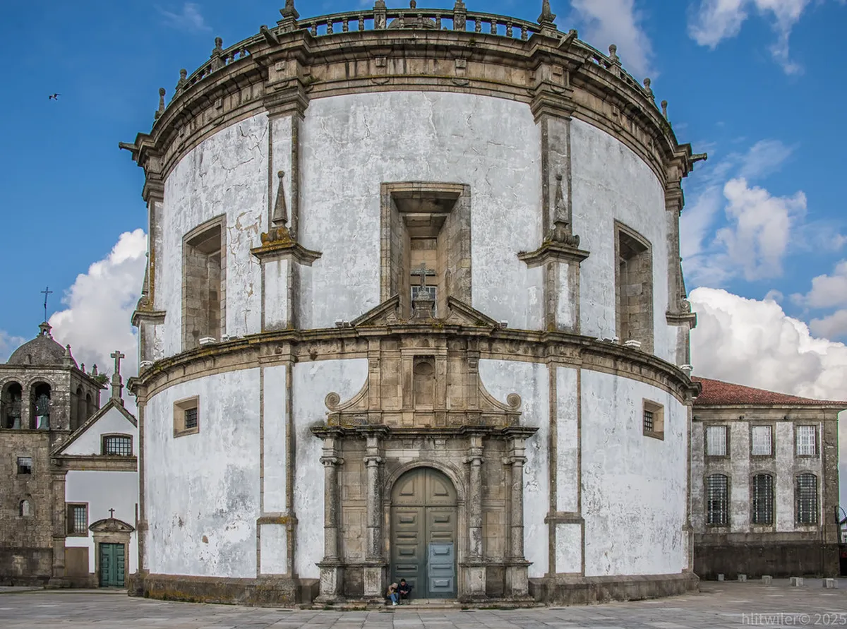 Holy Sandwich Shop for a Quick, Non-Tourist Lunch in Porto