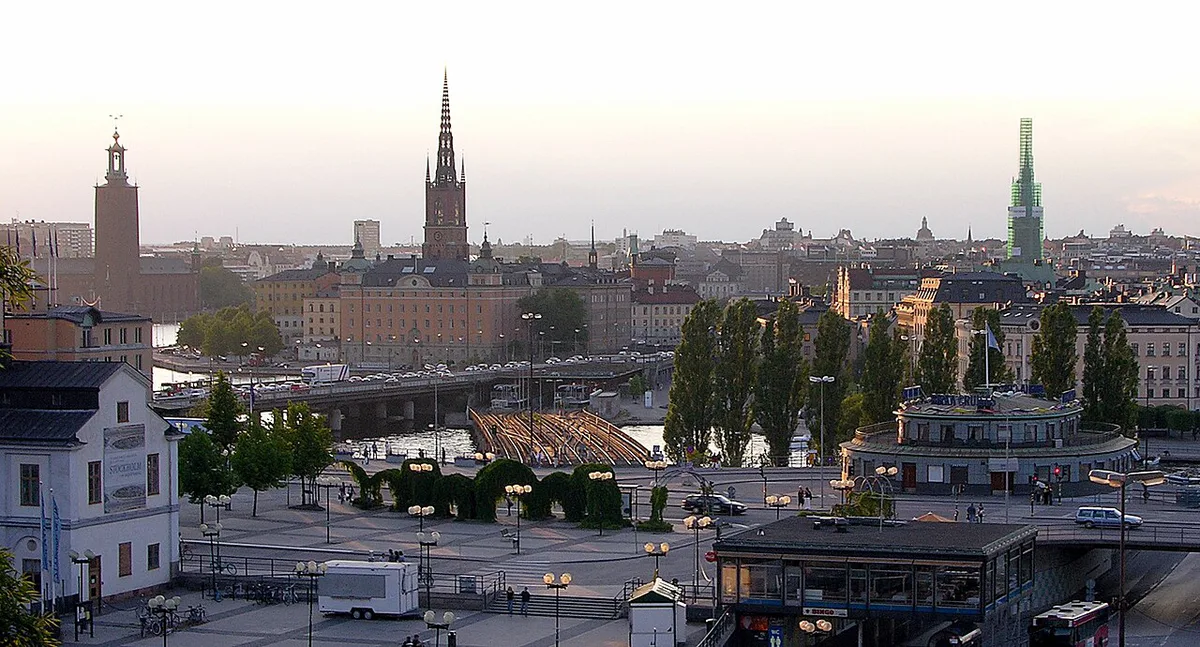 Sunset view over Södermalm rooftops and Riddarfjärden bay in Stockholm, Sweden — 1