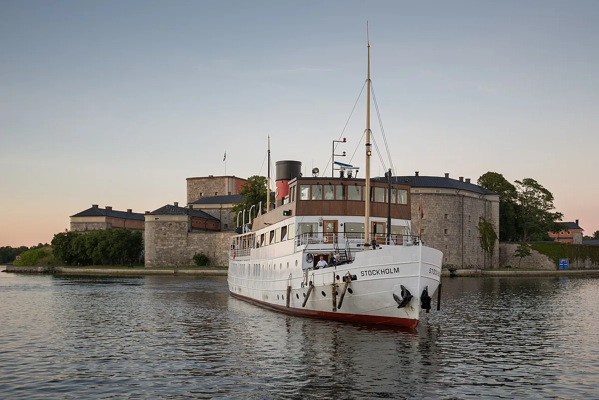 Sunset view over Södermalm rooftops and Riddarfjärden bay in Stockholm, Sweden — 2