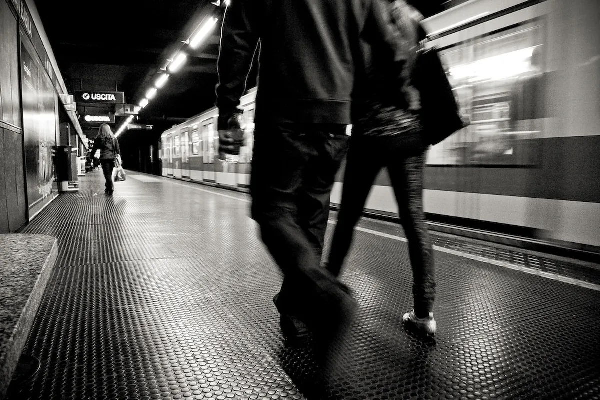 Practical Tips: Metro, Timing, and Closures in Milan