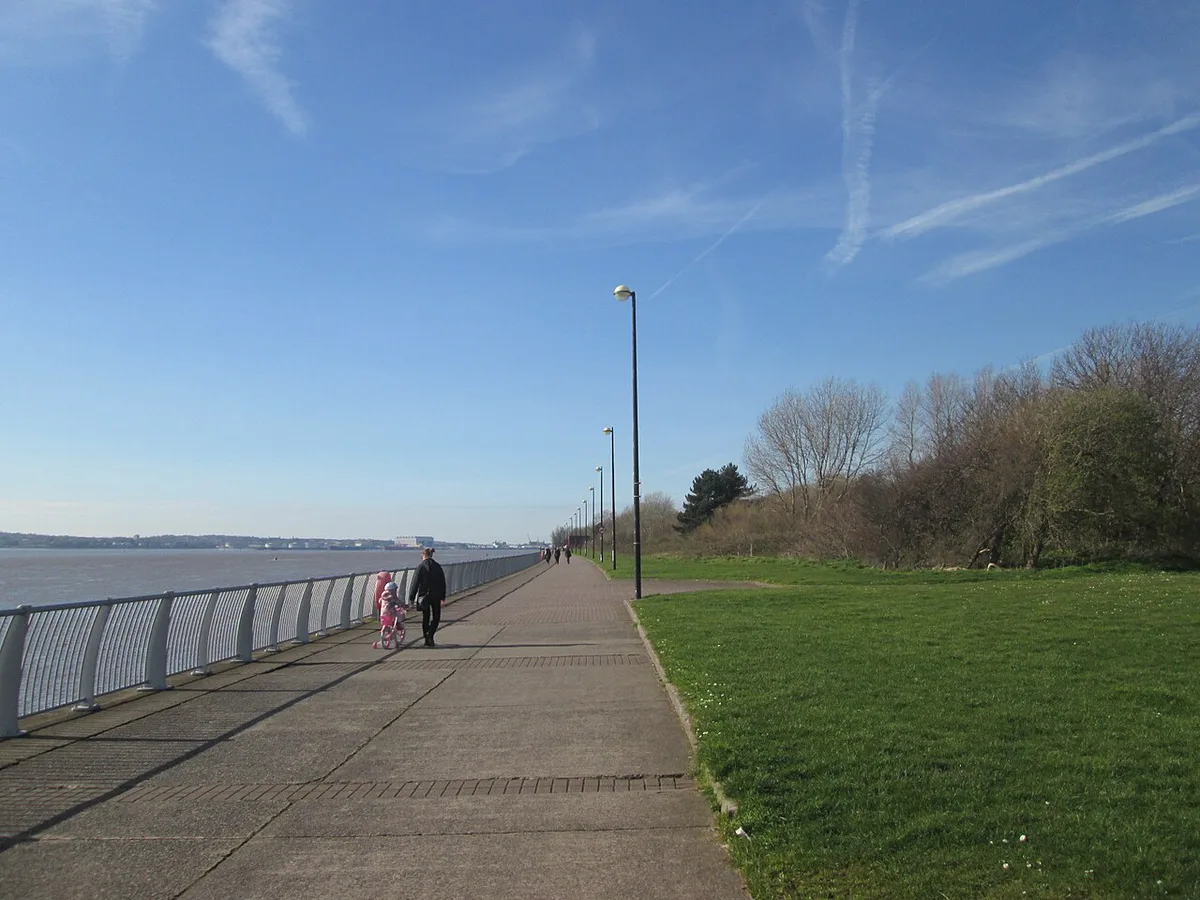 Otterspool Promenade - geograph.org.uk - 6092502 — 2