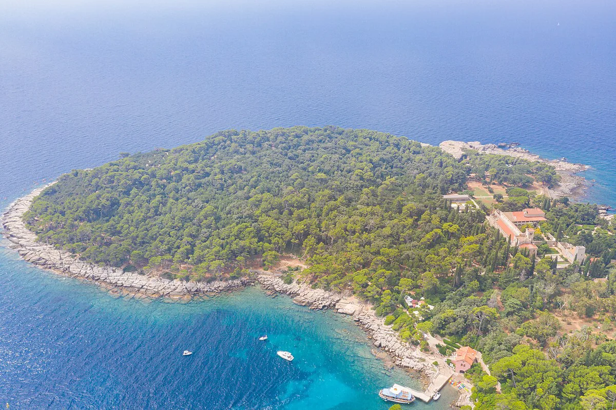 Dead Sea saltwater lake and Fort Royal on Lokrum Island near Dubrovnik, Croatia — 2
