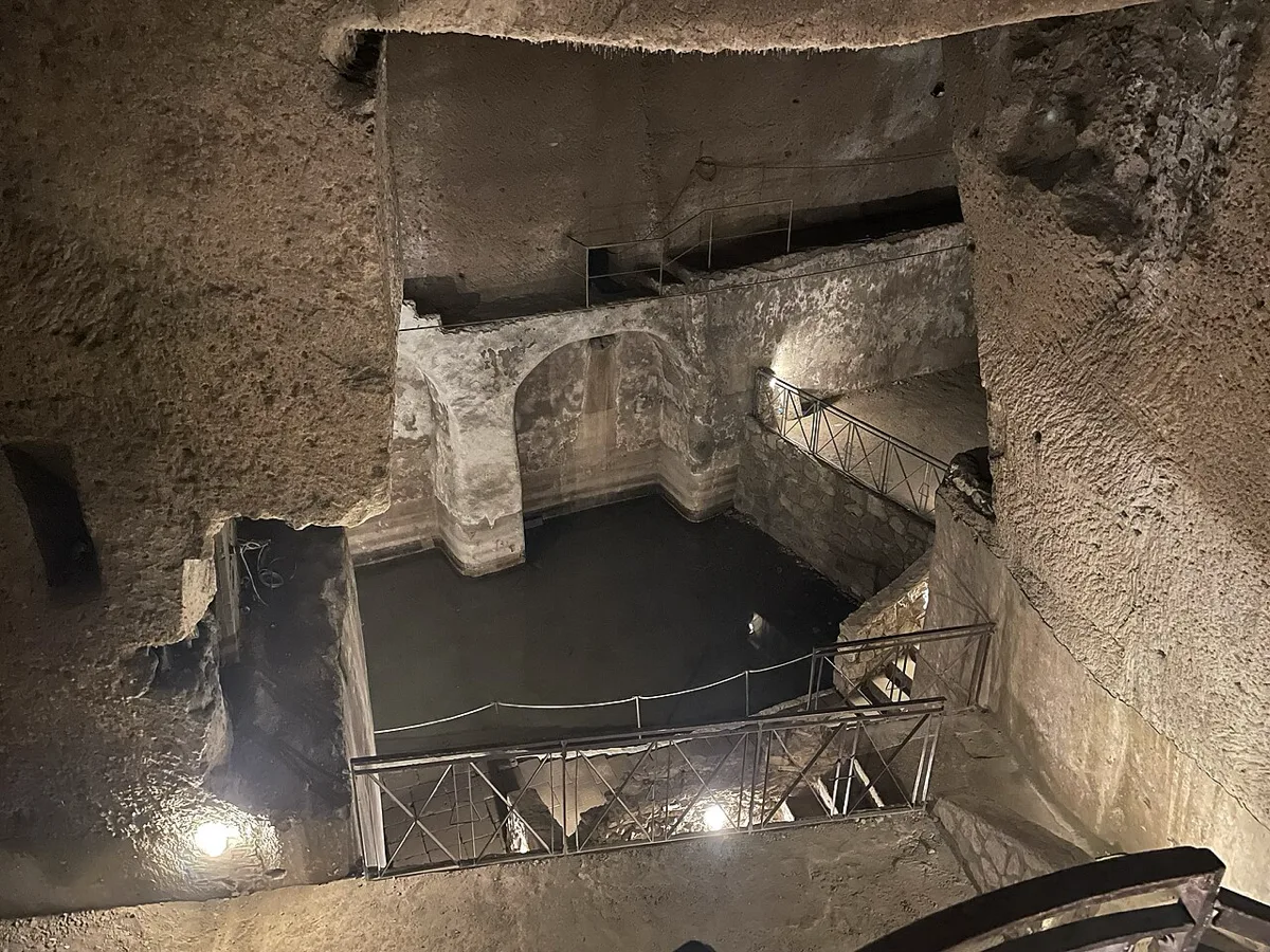 Naples Underground (Napoli Sotterranea)