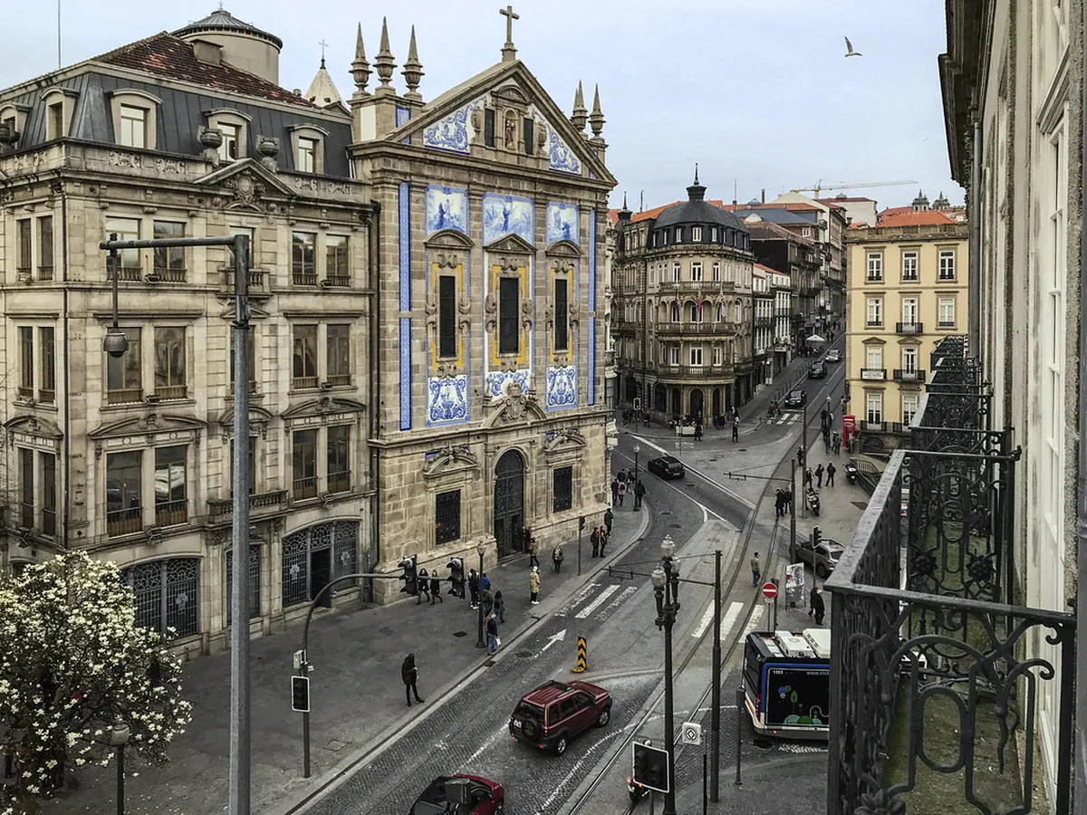 Logistics: Where to Stay and How to Get Around in Porto