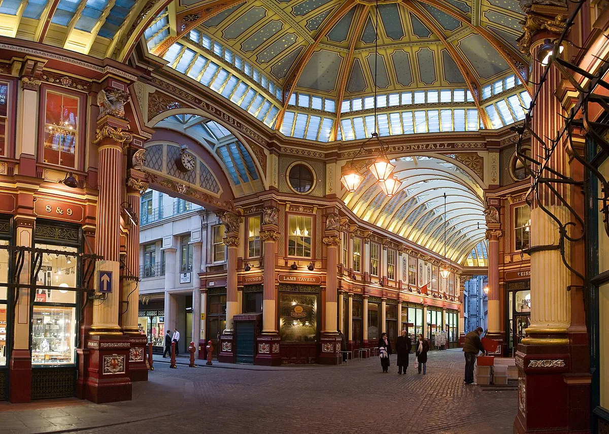 Shopping In London, United Kingdom — 1