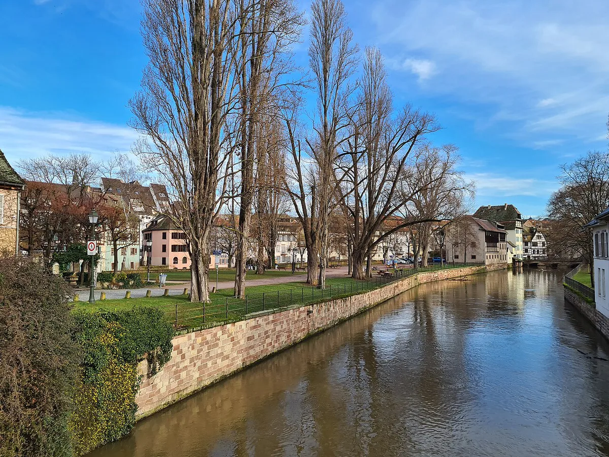 Family sightseeing in Strasbourg, France — 1