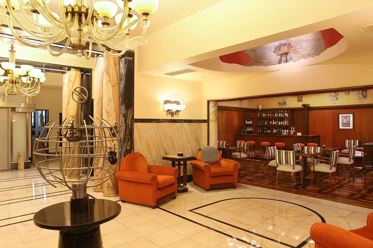 Hall - Hotel Britania — 1
